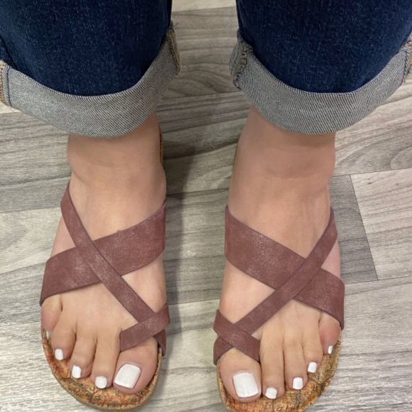 New Gypsy Jazz Toe Strap Sandals - Better Be Me, Wine With Soft Metallic Shimmer - Picture 3 of 7